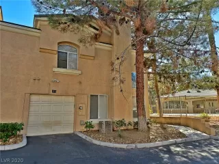 Photo #1: 2238395 Listing