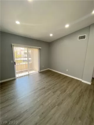 Photo #1: 2238413 Listing