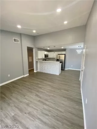 Photo #2: 2238413 Listing