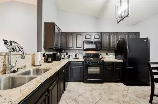 Photo #5: 2238425 Listing 