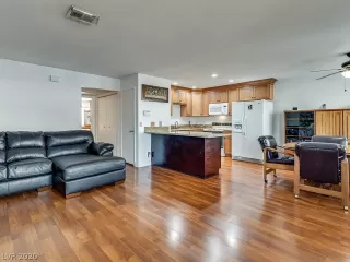 Photo #4: 2238443 Listing 