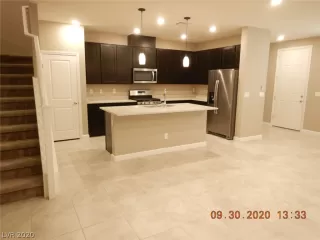 Photo #5: 2238446 Listing 