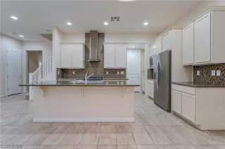 Photo #3: 2238513 Listing 