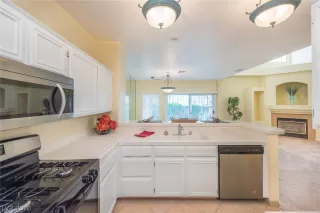 Photo #4: 2238522 Listing