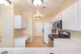 Photo #5: 2238522 Listing