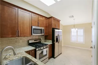 Photo #3: 2238591 Listing