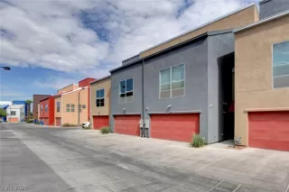 Photo #1: 2238631 Listing