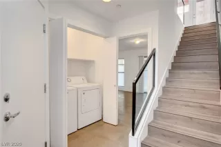 Photo #2: 2238631 Listing