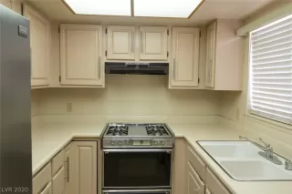 Photo #2: 2238643 Listing