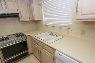 Photo #6: 2238643 Listing