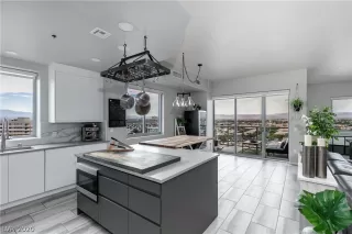 Photo #2: 2238702 Listing 