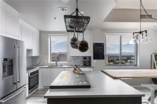 Photo #3: 2238702 Listing 