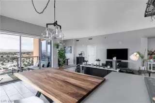Photo #4: 2238702 Listing 