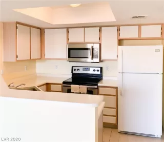 Photo #3: 2238728 Listing