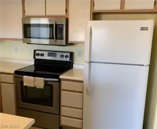 Photo #4: 2238728 Listing