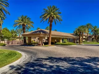 Photo #3: 2238736 Listing