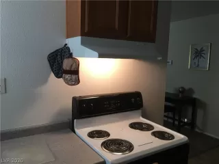 Photo #3: 2238757 Listing