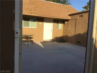 Photo #5: 2238757 Listing