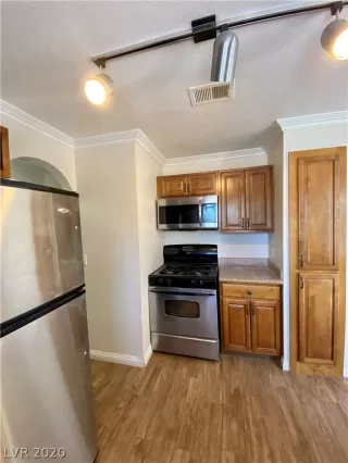 Photo #3: 2238809 Listing 