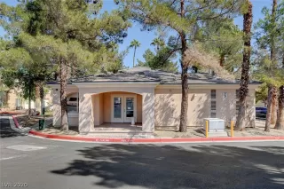 Photo #1: 2238826 Listing