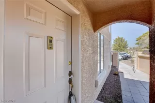 Photo #5: 2238826 Listing