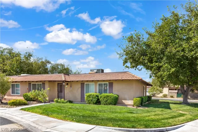 MLS: 2238887 Condo For Sale