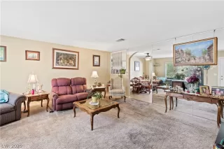 Photo #2: 2238887 Listing