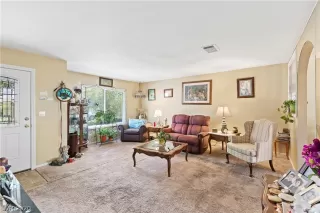 Photo #3: 2238887 Listing