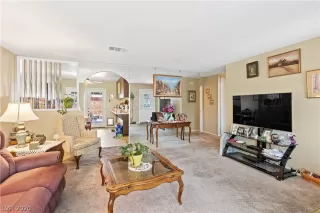 Photo #5: 2238887 Listing