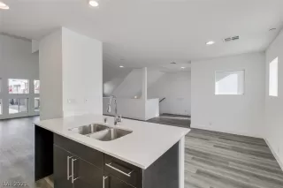 Photo #1: 2238977 Listing