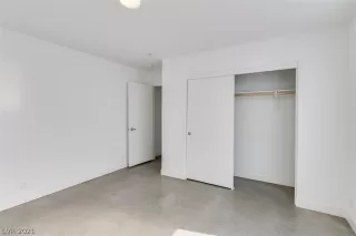 Photo #5: 2238977 Listing