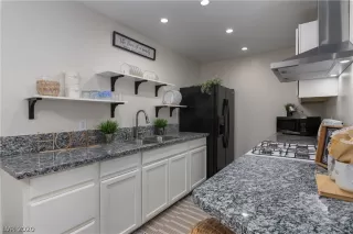 Photo #6: 2238983 Listing