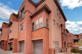 Photo #1: 2238987 Listing 