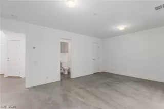 Photo #5: 2239010 Listing