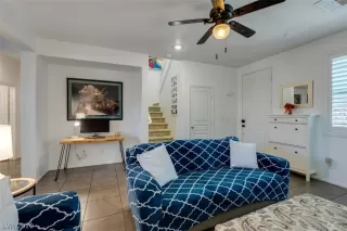 Photo #4: 2239013 Listing