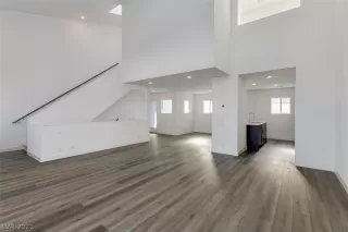 Photo #2: 2239016 Listing