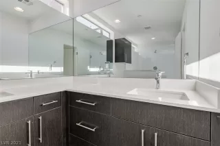 Photo #4: 2239016 Listing