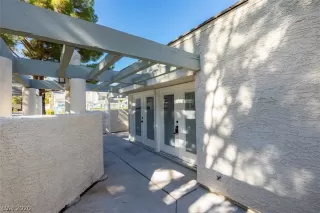 Photo #1: 2239035 Listing 