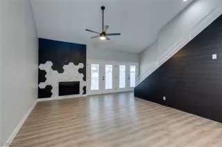 Photo #4: 2239035 Listing 