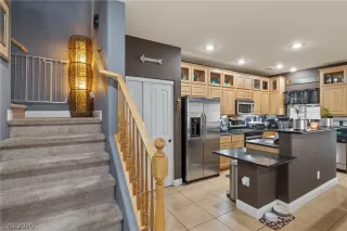 Photo #5: 2239049 Listing 