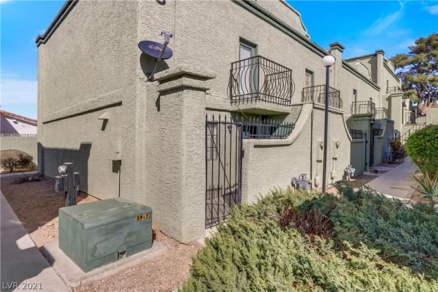 MLS: 2239072 Condo For Sale