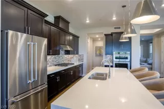 Photo #2: 2239100 Listing