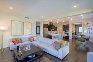 Photo #4: 2239100 Listing