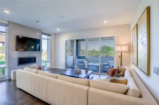 Photo #5: 2239100 Listing