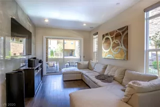 Photo #6: 2239100 Listing