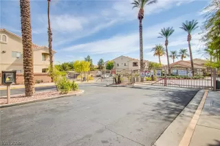 Photo #2: 2239132 Listing