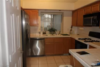 Photo #4: 2239157 Listing 