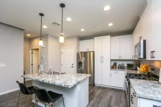 Photo #1: 2239163 Listing