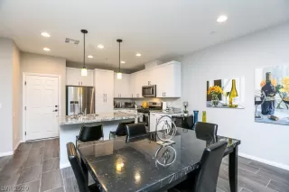 Photo #5: 2239163 Listing