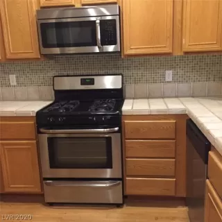 Photo #5: 2239198 Listing 